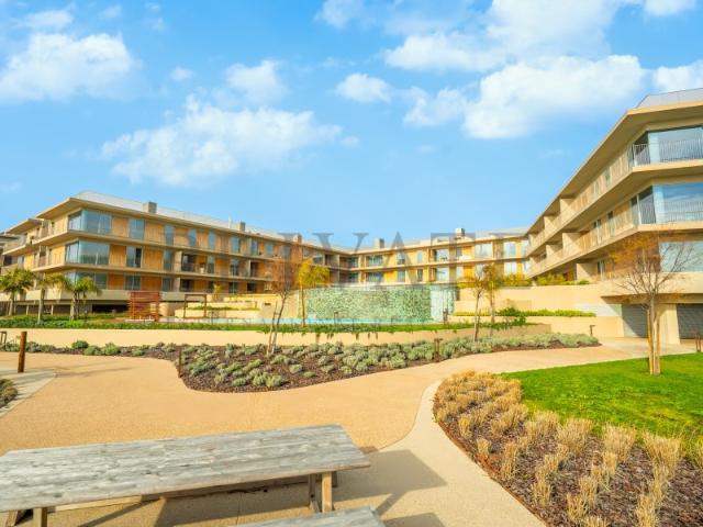 Luxury Seafront Apartment in Quarteira