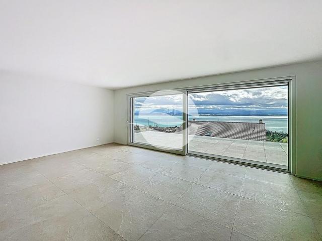 Luxury semi detached villa – 6.5 rooms – Panoramic view of the lake
