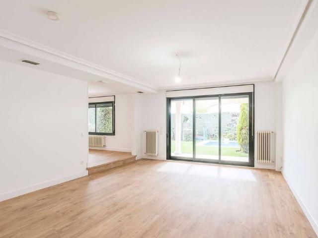 Luxury Semidetached House for rent in Madrid, Autonomous Region of Madrid