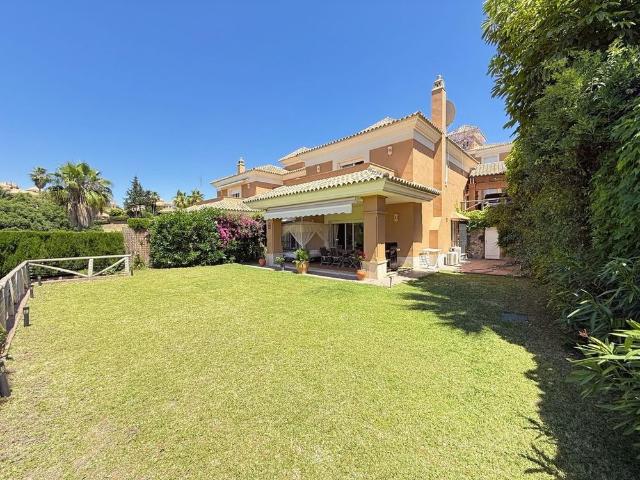 Luxury Semidetached House for rent in Marbella Del Este, Andalusia