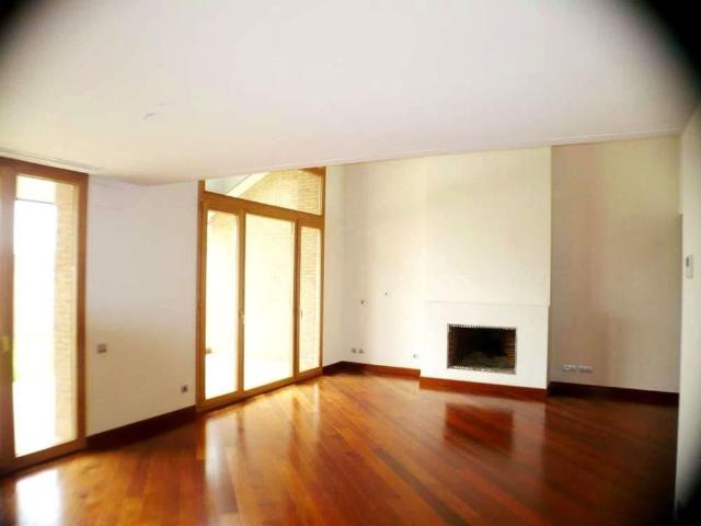 Luxury Semidetached House for rent in Pozuelo de Alarcón, Spain