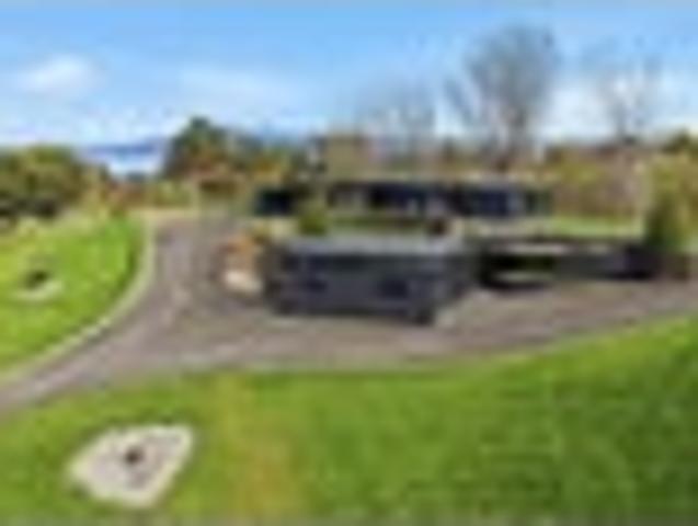 Luxury, Space & Spectacular Lake Views
