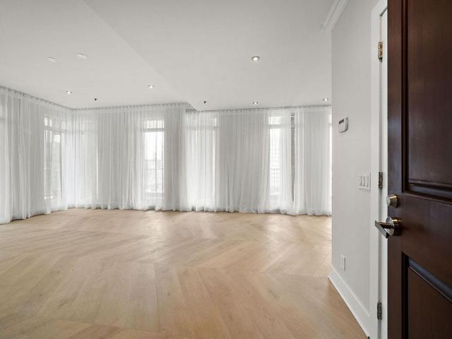 Luxury Spacious Apartment in Golden Square Mile