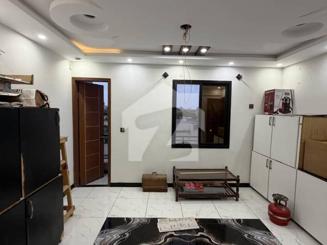 Luxury Portion 3 Bed DD Westopen, Car Parking, Park Facing, With Sublease