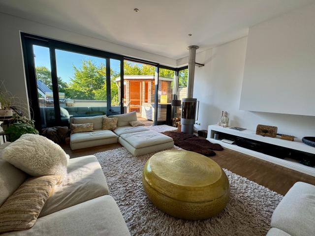 Luxury Penthouse with huge Rooftop Terrace, Sauna & Jacuzzi in Hamburg Eimsbüttel