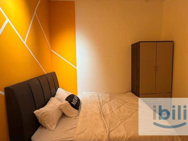 Luxury queen room @ taman taynton view! Walk to Taman Mutiara MRT