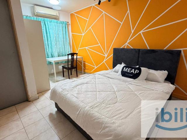 Luxury queen room @ taman taynton view! Walk to Taman Mutiara MRT