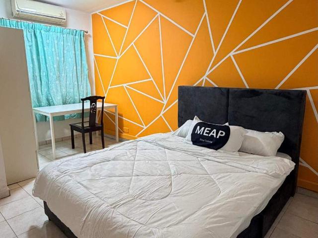 Luxury queen room @ taman taynton view! Walk to Taman Mutiara MRT