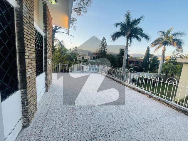 Luxury Renovated House Available For Rent F 8