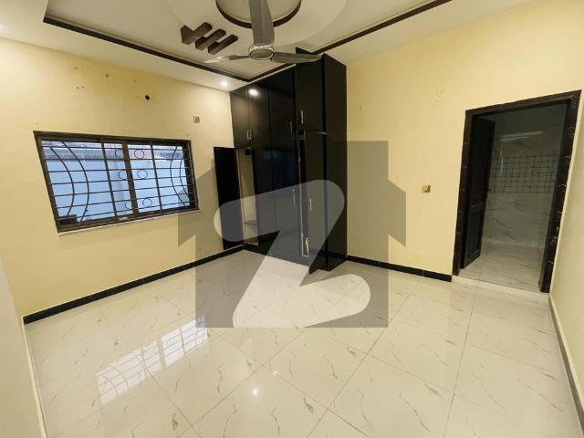 Luxury Renovated House F 6