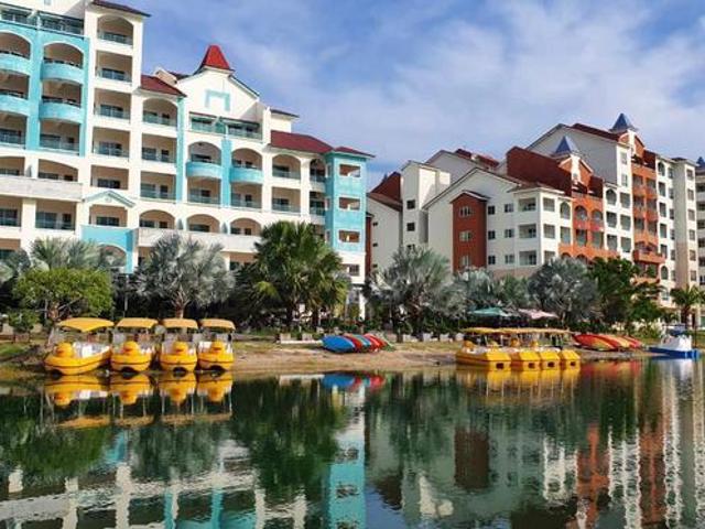 Luxury Waterfront Living at Marina Island Laguna 2 Lumut