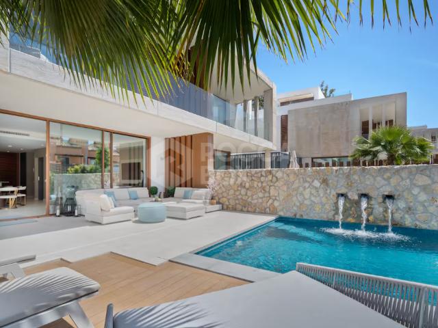 Luxury Town House with Private Pool on the Golden Mile
