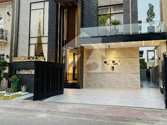 Luxury Top City 10 Marla House For Sale
