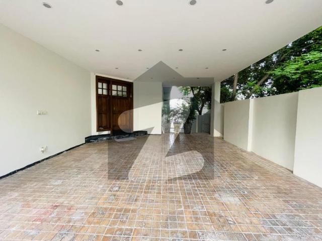 Luxury Triple Storey House On Prime Location Available For Rent In Islamabad F 7