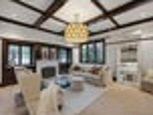 Luxury Upgraded Living in Double Grammar Zone