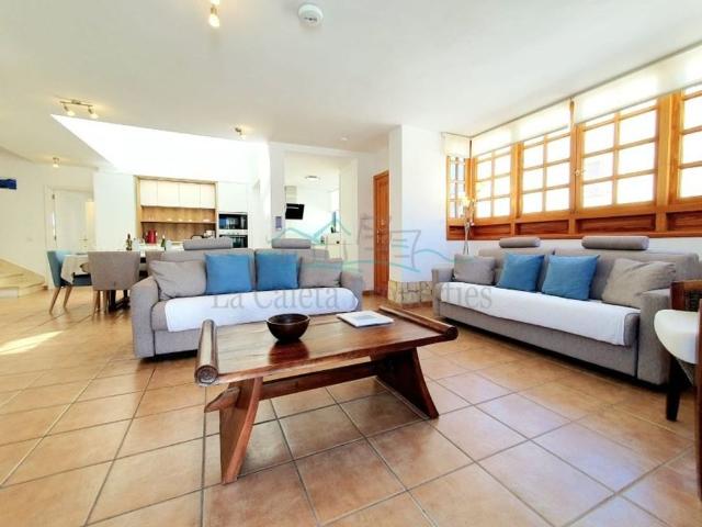 Luxury Villa for rent in Adeje, Spain