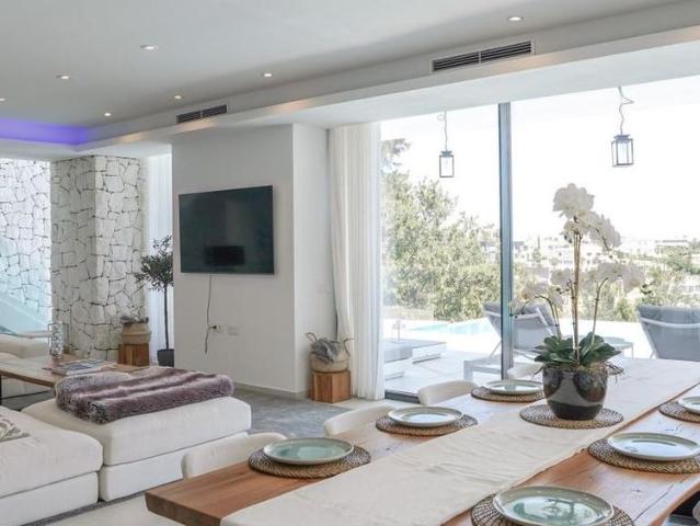 Luxury Villa for rent in Benahavís, Andalusia