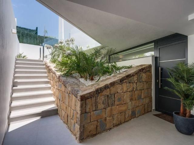 Luxury Villa for rent in Estepona, Spain
