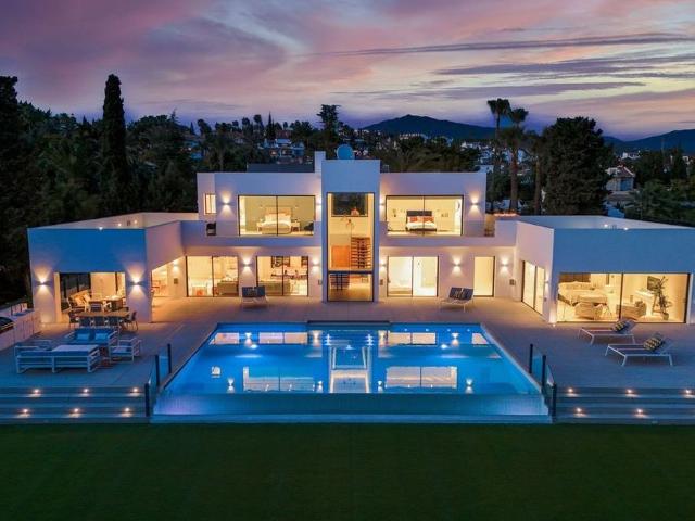 Luxury Villa for rent in Estepona, Spain