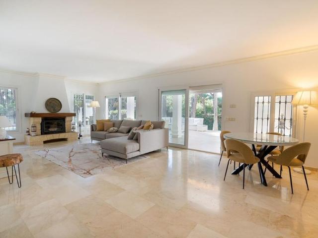Luxury Villa for rent in Marbella Del Este, Andalusia