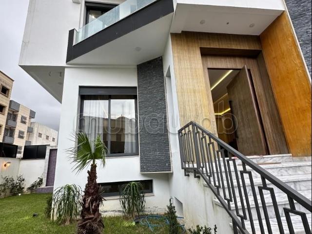 Luxury villa for daily rent in Manar of the city Sea view
