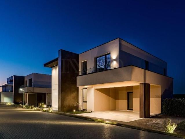Luxury Villa | Forest Views | Jacuzzi | Pipera