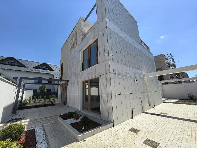 LUXURY VILLA in Iancu Nicolae area