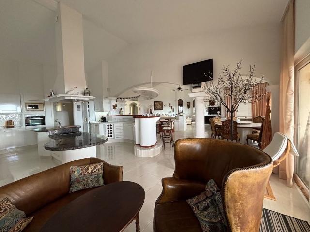 Luxury Villa in Muchamiel, for rent