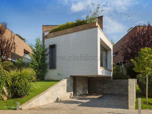 Luxury Villa on Iancu Nicolae Cambridge School