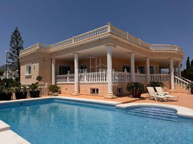 Luxury Villa with Sea Views in La Nucía