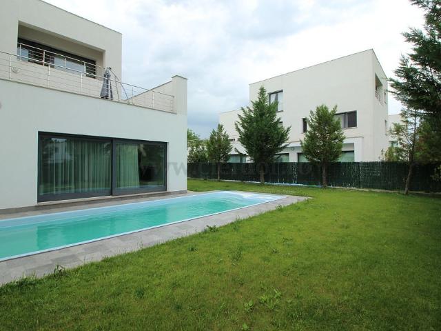 Luxury Villa with Swimming Pool near British School