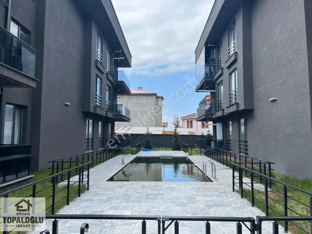 Lüx Havuzlu Sitede *sıfır Arakat *geniş M2 Satılık 2+1 Daire