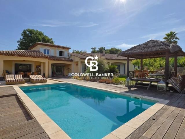 Luxe Discret et Volumes Majestueux en Provence