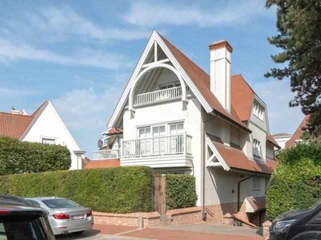 Luxe en licht appartement op 100m van het strand in Knokke