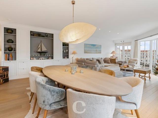 Luxe gerenoveerde duplex appartement van 160 m² met panor.