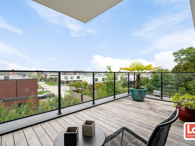 VERKOCHT! Luxe Penthouse met 1 slaapkamer en 2 grote terrassen op een topligging in het centrum van Lochristi!