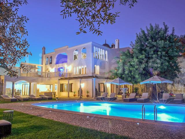 Luxo | Belíssima e Espaçosa Villa T7 em Carvoeiro para Venda. 574m² Lagoa e Carvoeiro