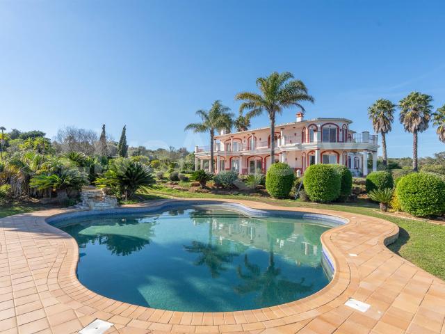 Luxo | Villa Mondain T3+1 com Vistas para a Ria de Alvor em. 591m² Lagos