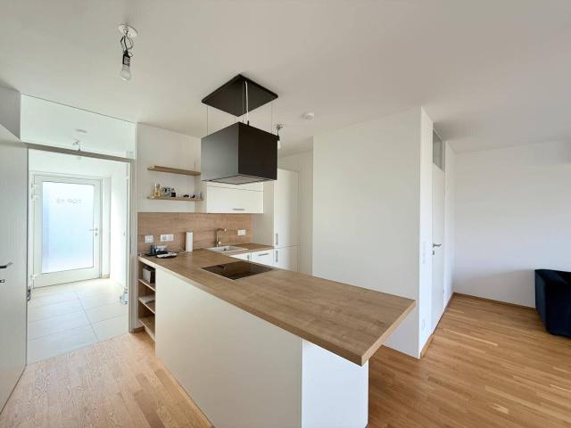 Luxriöse 2 Zimmer Wohnung, Top Lage, große Dachterrasse