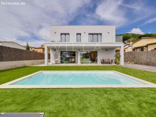 LUZ, DISEÑO Y CONFORT: VIVIENDA MODERNA CON PISCINA