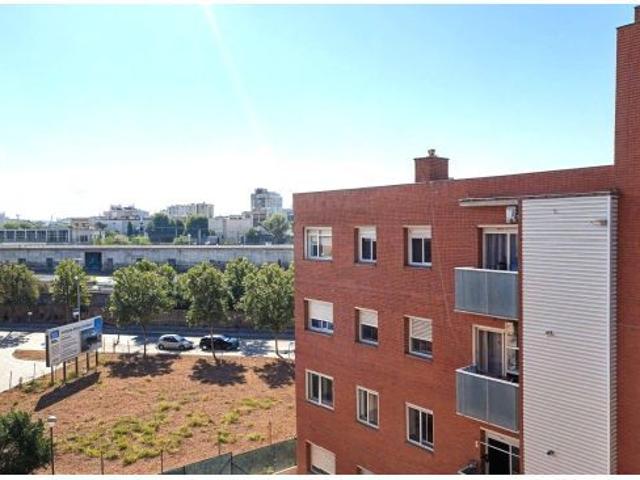 LUZ, PRACTICIDAD Y PARKING INCLUIDO