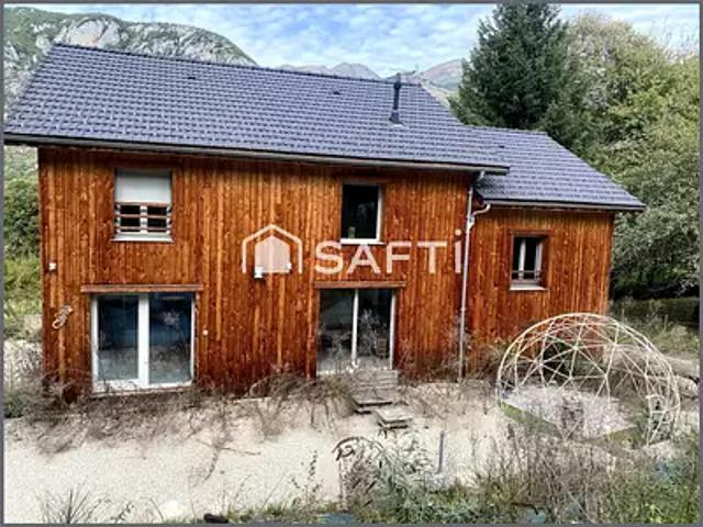 Luzenac 09250 Achat / Vente maison 6 pièces t6 terrasse balcon