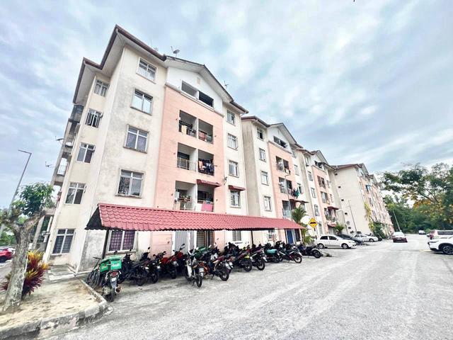 LVL 2 MURAH Resak Apartment Seksyen U10 Shah Alam