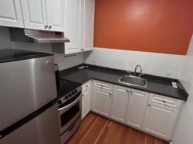 Lyndale Apartments 2 Bedroom Apartment for Rent at 1536 14th Ave W, Vancouver, BC V6J 2H9 Fairview