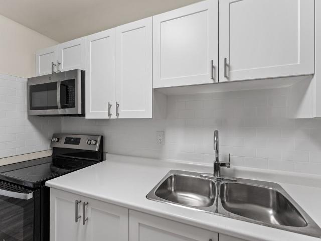 Lynden Gate Estates Apartments 2 Bedroom Apartment for Rent at 17 Lynden Gates Apts Brantford, ON N3P 1K8 Lyndon Hills