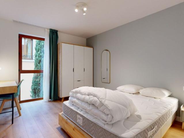 Lyot — Chambre S 16