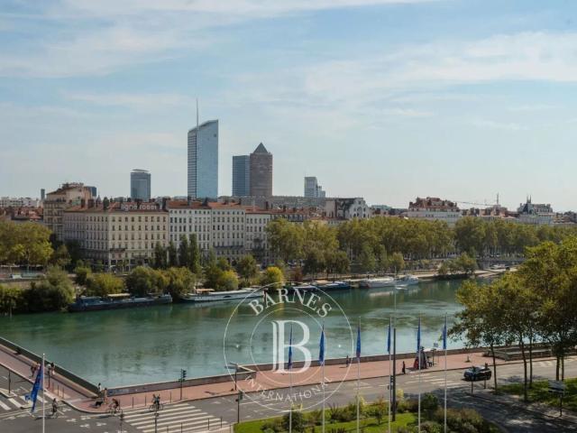 Lyon 1er appartement de 154,52 m² vue dégagée 3 chambres
