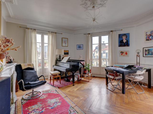 Lyon 1er Bel appartement T5 lumineux avec balcon filant et vues dégagées