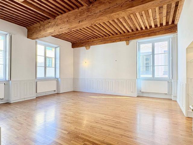 LYON 1er Métro CORDELIER Appartement 4 pièces 130.76 m²