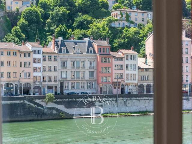 Lyon 1er QUAI ST VINCENT Appartement moderne 84,62m² 1/2